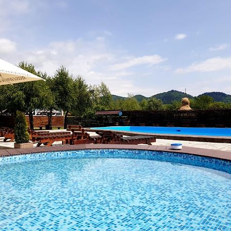 Bed and Breakfast Casa Tomsa Rozavlea Exterior foto