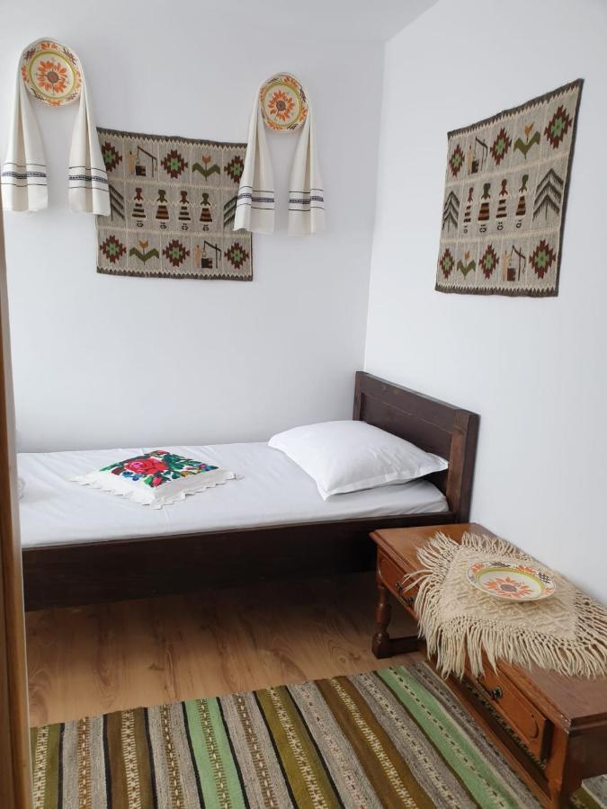 Bed and Breakfast Casa Tomsa Rozavlea Exterior foto