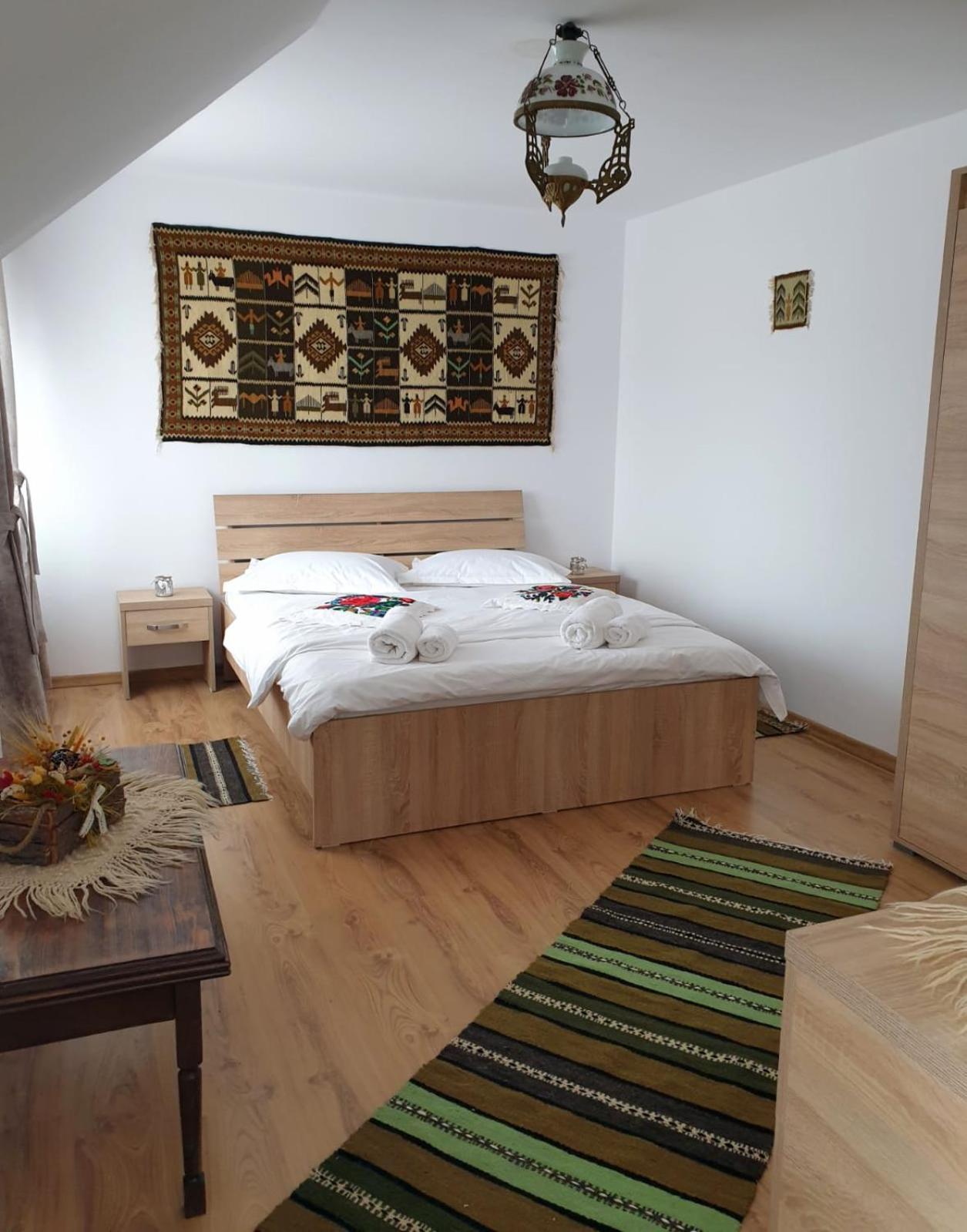 Bed and Breakfast Casa Tomsa Rozavlea Zimmer foto