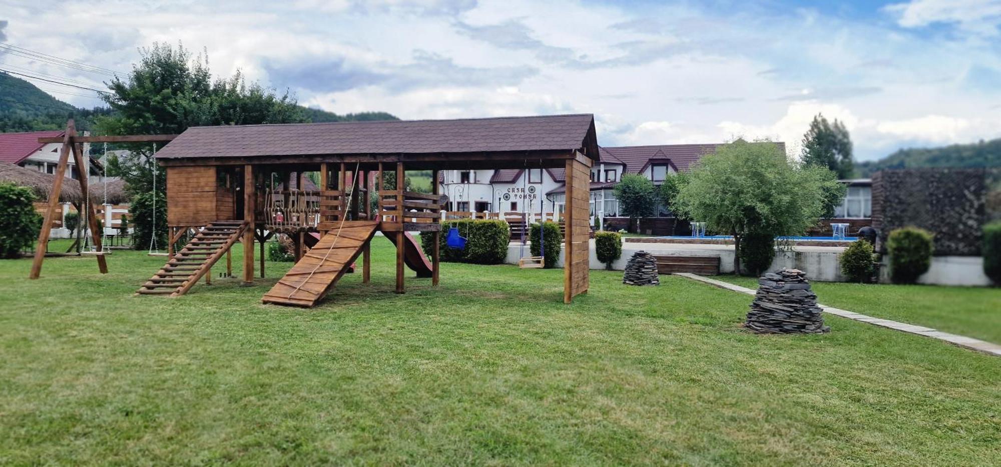 Bed and Breakfast Casa Tomsa Rozavlea Exterior foto