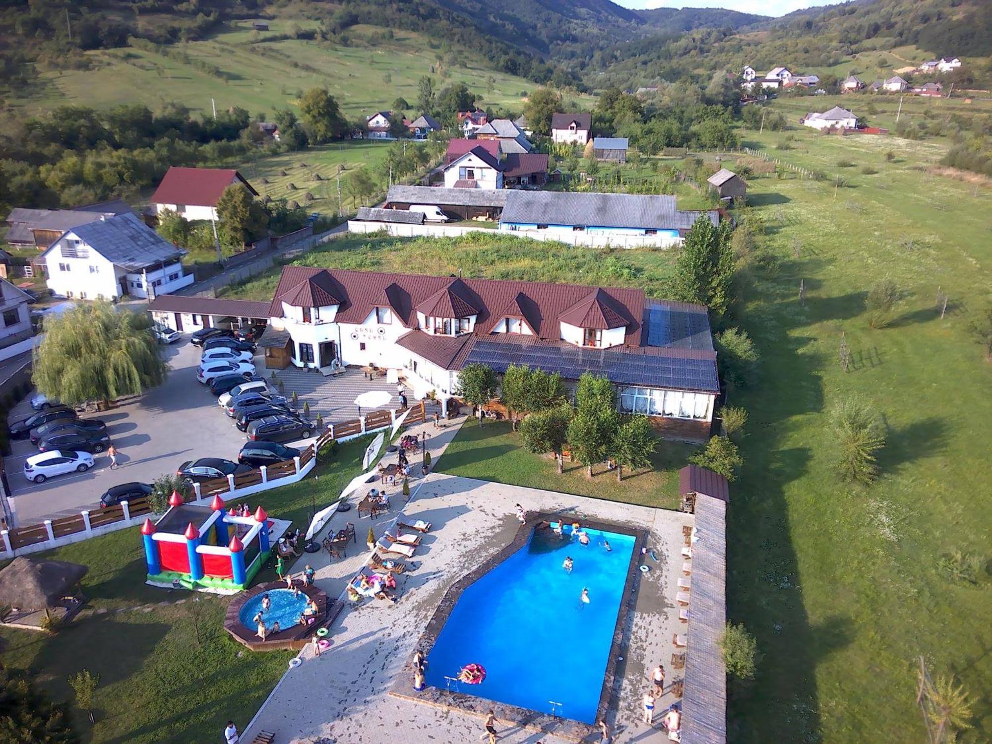 Bed and Breakfast Casa Tomsa Rozavlea Exterior foto